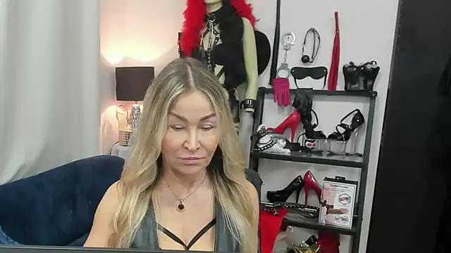 crystaLUX online show from 01.12.26