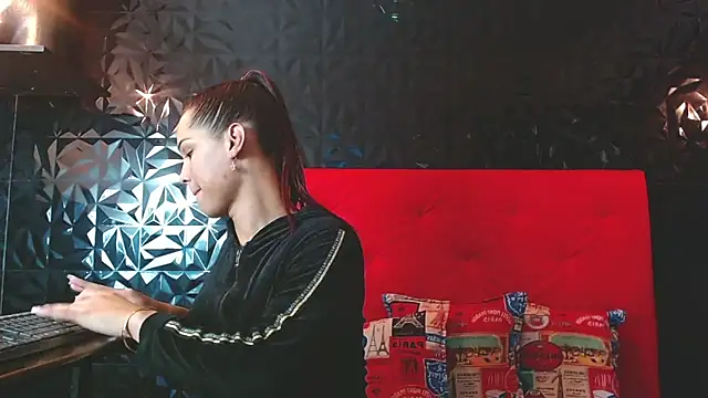 PINK  LOLA1 online show from 02.15.25