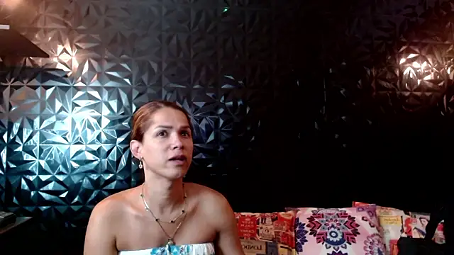 PINK  LOLA1 online show from 03.04.26