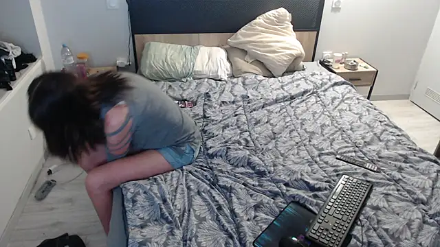 missthon0 online show from 10.13.25