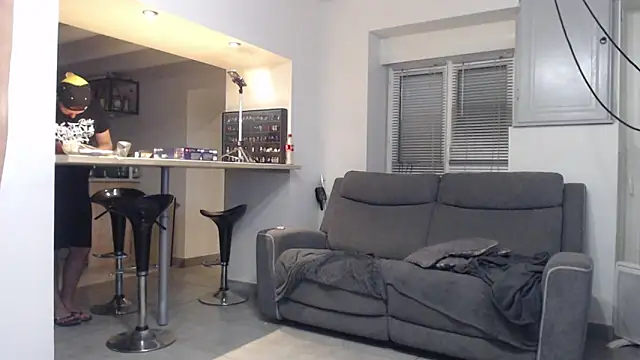 missthon0 online show from 10.21.25