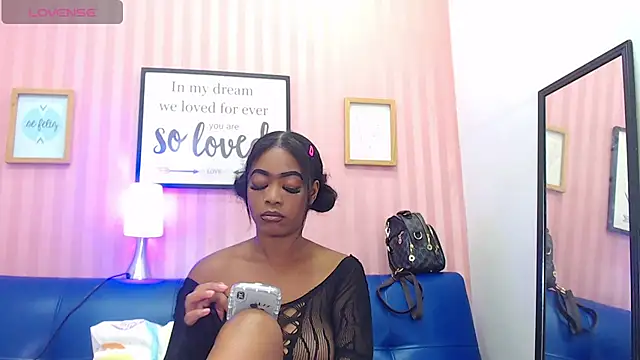 Snapshot of EvelynHeather chatting on 03.08.25 EvelynHeather online show from 03.08.25