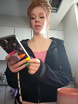 LucidLucy online show from 02.14.25