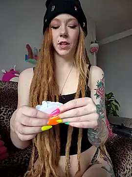 LucidLucy online show from 03.02.25