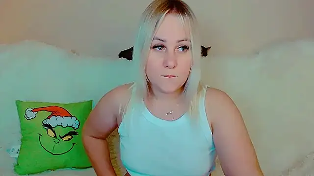 Snapshot of Givemetime_ chatting on 01.28.25 Givemetime online show from 01.28.25