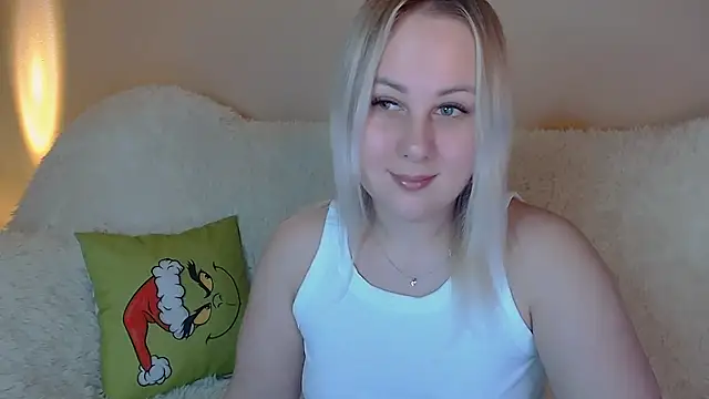 Snapshot of Givemetime_ chatting on 03.04.25 Givemetime online show from 03.04.25