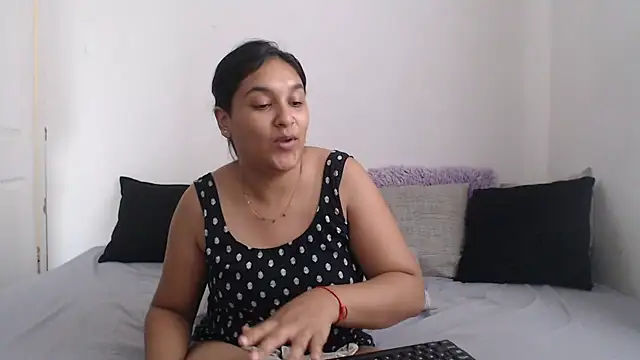 Indianbloom- online show from 01.01.25