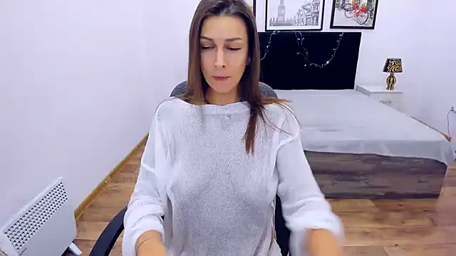 Snapshot of AlexiaDarren chatting on 12.16.24 AlexiaDarren online show from 12.16.24