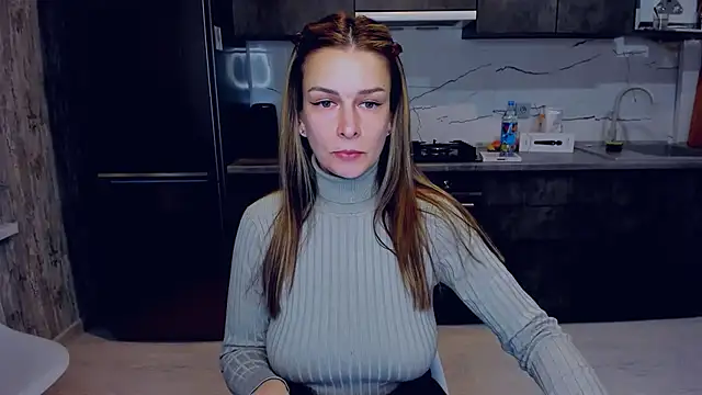 Snapshot of AlexiaDarren chatting on 02.10.25 AlexiaDarren online show from 02.10.25