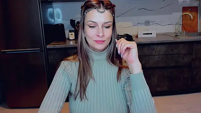 Snapshot of AlexiaDarren chatting on 02.12.25 AlexiaDarren online show from 02.12.25