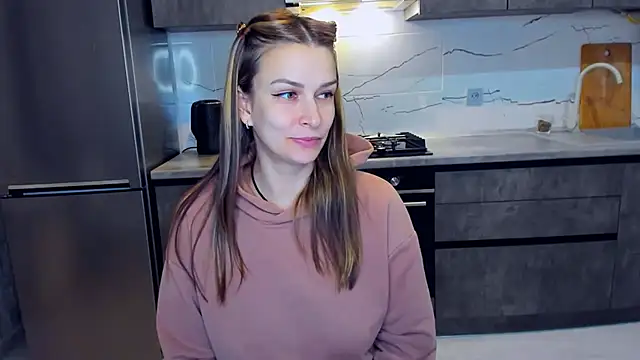 Snapshot of AlexiaDarren chatting on 02.24.25 AlexiaDarren online show from 02.24.25