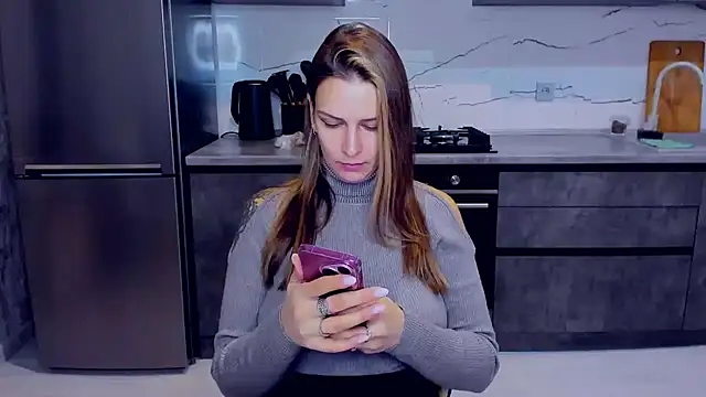 Snapshot of AlexiaDarren chatting on 02.26.25 AlexiaDarren online show from 02.26.25