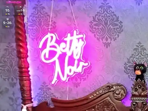 BettyNoir online show from 10.17.25
