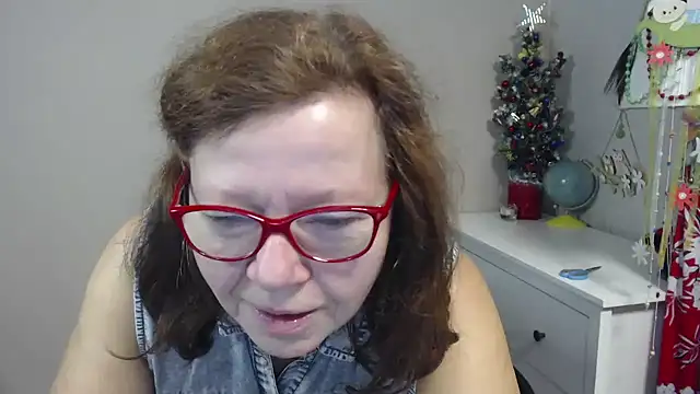 Adelewildx online show from 01.16.25