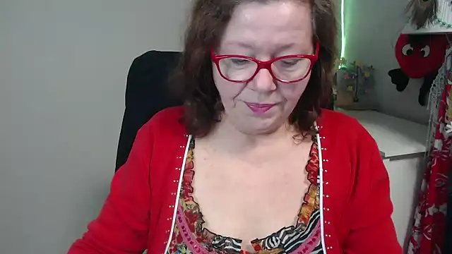 Adelewildx online show from 02.26.25