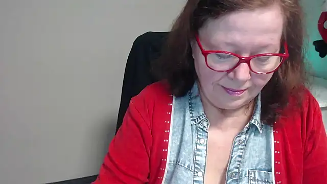 Adelewildx online show from 03.17.25