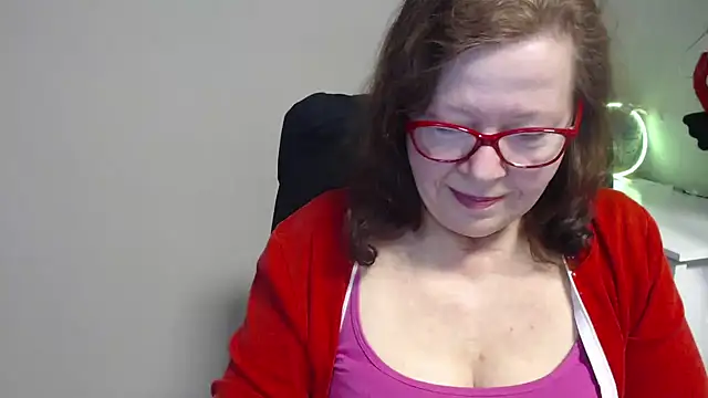 Adelewildx online show from 03.19.25