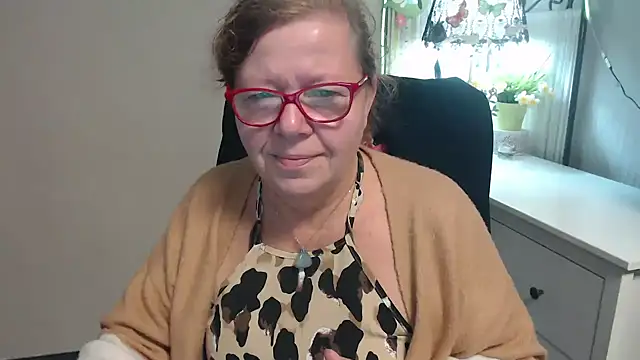 Adelewildx online show from 09.17.25