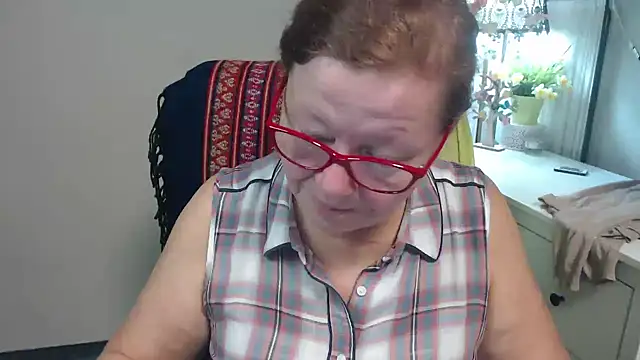 Adelewildx online show from 10.14.25