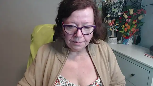 Adelewildx online show from 04.07.26