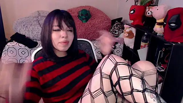 Snapshot of babyakem chatting on 10.15.25 babyakem online show from 10.15.25