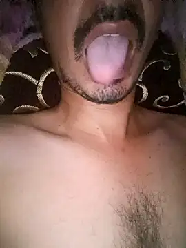 Snapshot of dreamtoungelick69 chatting on 10.22.25 dreamtoungelick69 online show from 10.22.25