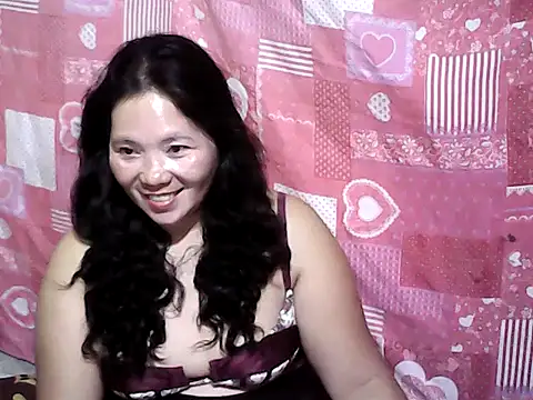 hotpusie 4u online show from 04.13.26