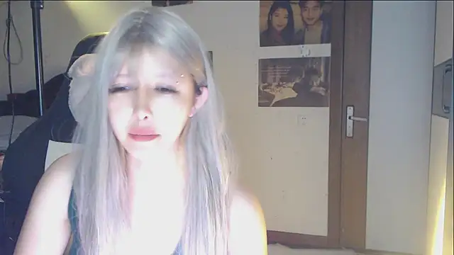 Snapshot of candy_cola chatting on 09.18.25 candy cola online show from 09.18.25