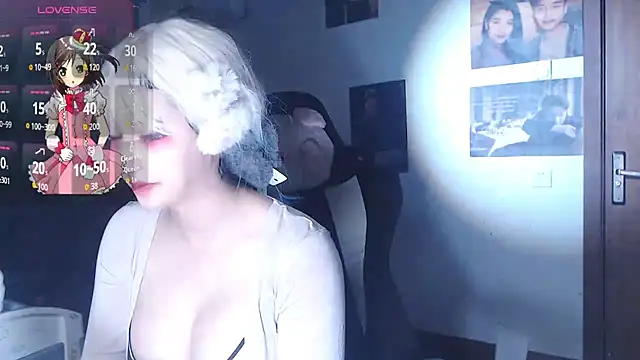 Snapshot of candy_cola chatting on 10.12.25 candy cola online show from 10.12.25