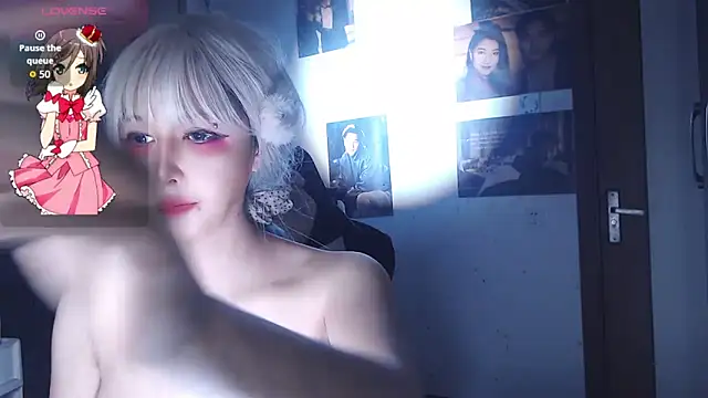 Snapshot of candy_cola chatting on 10.14.25 candy cola online show from 10.14.25