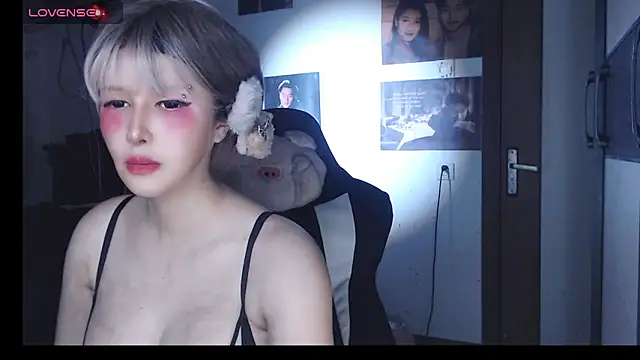 Snapshot of candy_cola chatting on 11.01.25 candy cola online show from 11.01.25