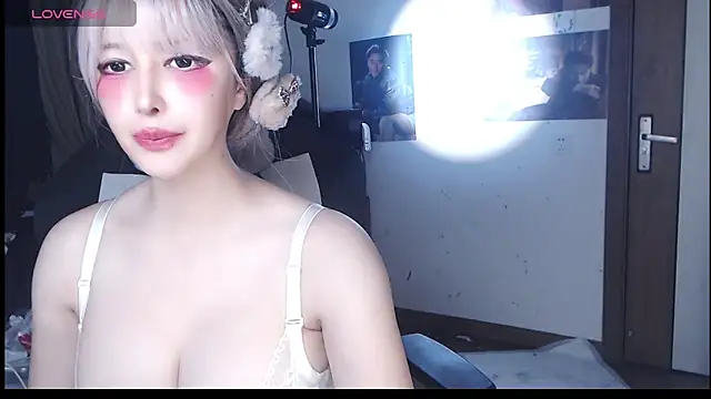 Snapshot of candy_cola chatting on 11.03.25 candy cola online show from 11.03.25