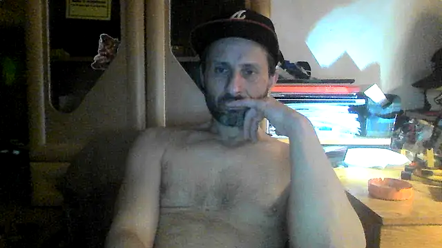 Snapshot of FireFox_Feel chatting on 03.08.25 FireFox Feel online show from 03.08.25