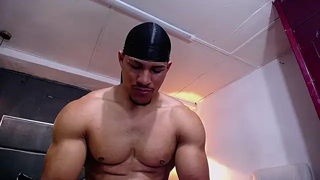 Snapshot of teddyfit19cm chatting on 02.02.26 teddyfit19cm online show from 02.02.26