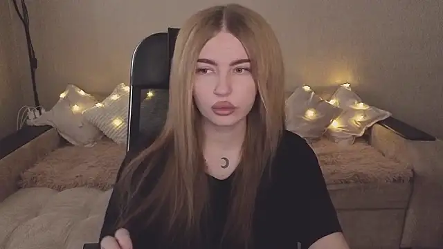 ViolettaLopez online show from 10.13.25