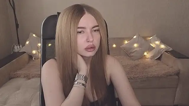 ViolettaLopez online show from 10.26.25