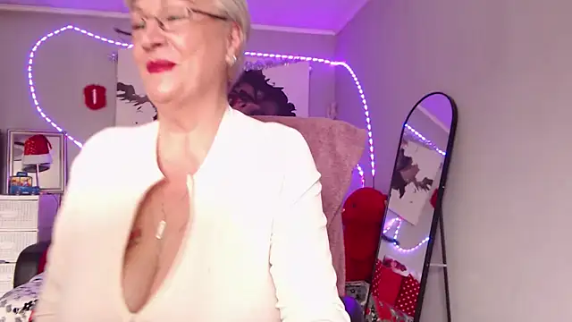 LaylaMilf online show from 12.20.25