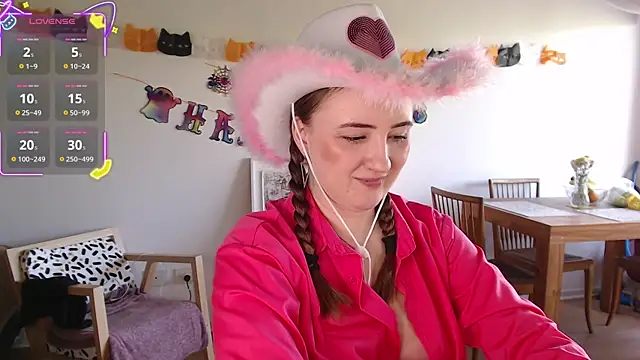 Black Eva  online show from 10.31.25