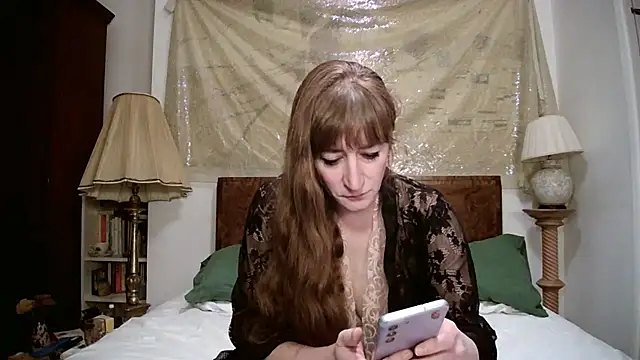 Snapshot of LemmieRed chatting on 12.11.24 LemmieRed online show from 12.11.24