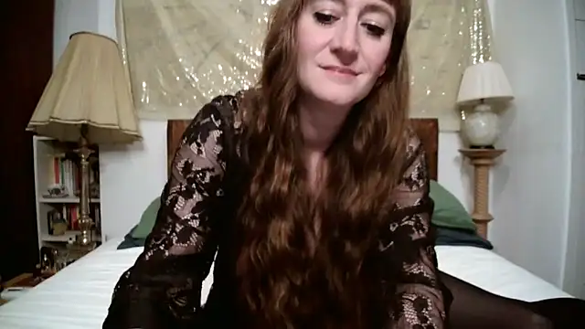 Snapshot of LemmieRed chatting on 10.21.25 LemmieRed online show from 10.21.25