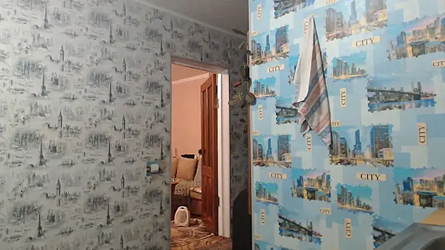 Amy August online show from 11.14.25