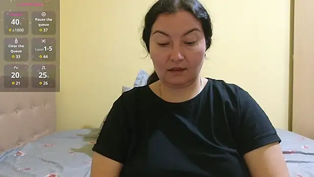 Snapshot of BBW_MILF_4U chatting on 02.12.25 BBW MILF 4U online show from 02.12.25