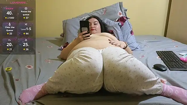 Snapshot of BBW_MILF_4U chatting on 02.20.25 BBW MILF 4U online show from 02.20.25