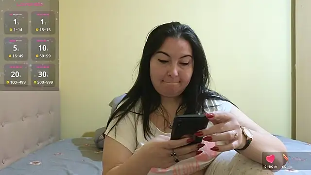 Snapshot of BBW_MILF_4U chatting on 02.23.25 BBW MILF 4U online show from 02.23.25