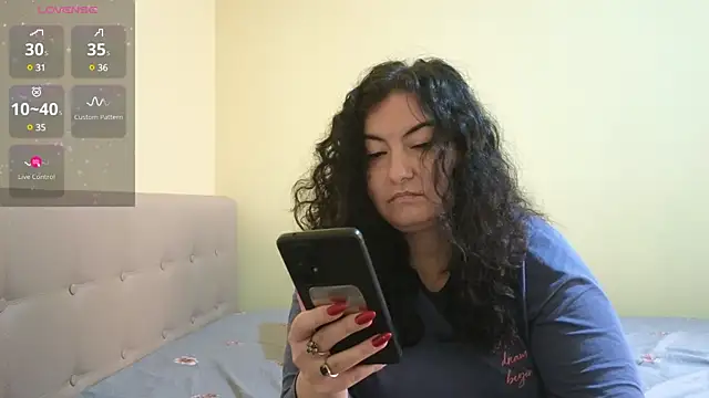 Snapshot of BBW_MILF_4U chatting on 02.24.25 BBW MILF 4U online show from 02.24.25