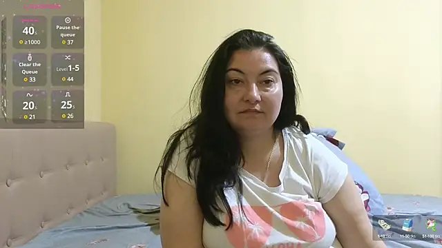 Snapshot of BBW_MILF_4U chatting on 03.01.25 BBW MILF 4U online show from 03.01.25
