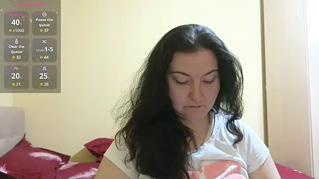 Snapshot of BBW_MILF_4U chatting on 03.08.25 BBW MILF 4U online show from 03.08.25
