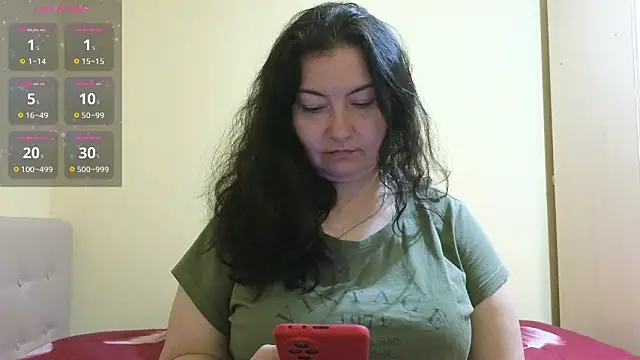 Snapshot of BBW_MILF_4U chatting on 03.09.25 BBW MILF 4U online show from 03.09.25