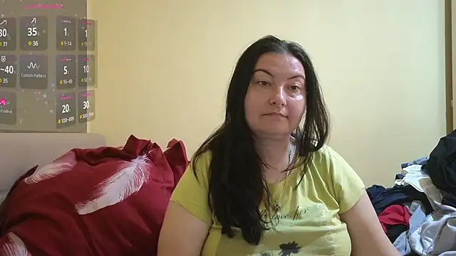 Snapshot of BBW_MILF_4U chatting on 03.17.25 BBW MILF 4U online show from 03.17.25