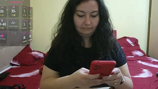 Snapshot of BBW_MILF_4U chatting on 03.20.25 BBW MILF 4U online show from 03.20.25